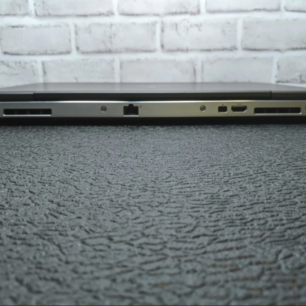 Laptop - Picture 11 of 12